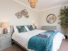 2TheVilla - Great views, 3 bedrooms, parking, central location